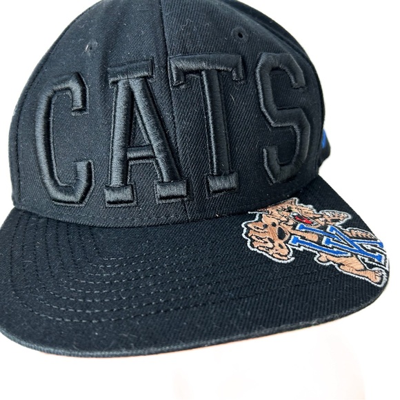 Zephyr CATS "UK" Black w/Embroidery Cats Logo Snapback Ballcap Hat - Picture 1 of 12